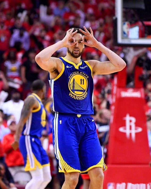 NG体育-包含蒂姆回归赛场,关键助攻首场状态亮眼,美国队观众沸腾!的词条